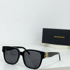 Picture of Balenciga Sunglasses _SKUfw55826949fw